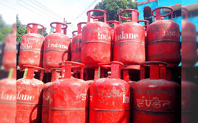 Prices of cylinders for commercial use have been slashed