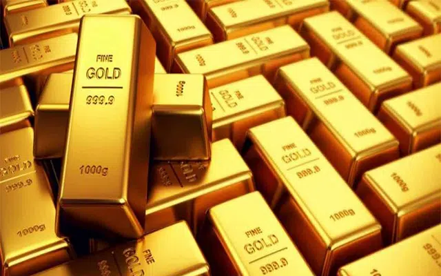 Gold smuggling at Delhi airport, 4 arrested