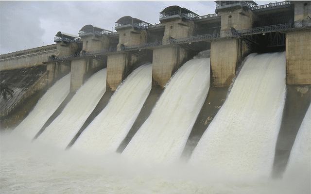 Due to heavy rains, water level rises in Idukki dam