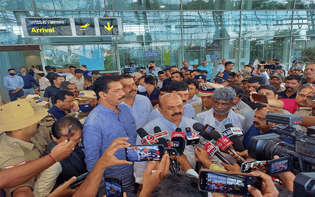 Chief Minister arrives at Bajpe International Airport