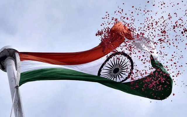 National flag hoisting at everyone's homes from Aug 13-15: Dc instructs necessary action