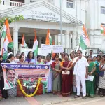 Mangaluru: Congress women in Bantwal stage protest against rising prices of essential commodities