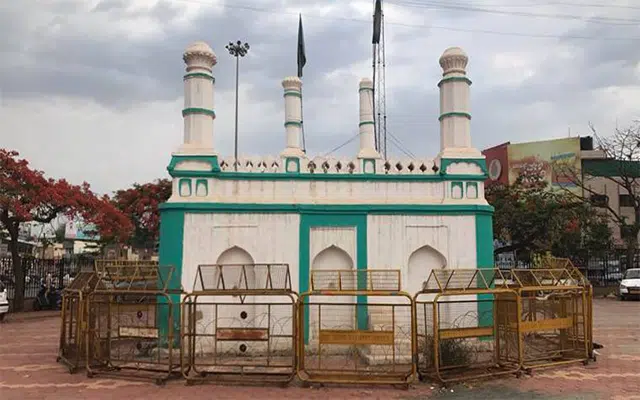 A fresh controversy has erupted over the celebrations at the Idgah ground in Hubballi.