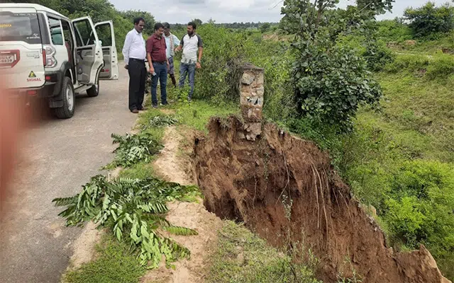Collapse in Harangi right bank canal in Periyapatna