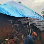 Heavy rains lashed the taluk, causing damage at several places.