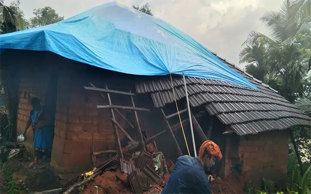 Heavy rains lashed the taluk, causing damage at several places.