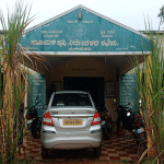 Agriculture office vehicle obstructs movement of farmers