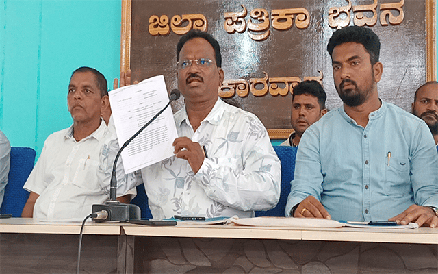 Karwar: A series of dharnas near MLA's office if package tenders are not cancelled