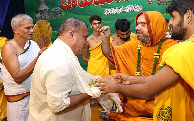 Gokarna: The more anger is under control, the better is life, says Raghaveshvara Sri
