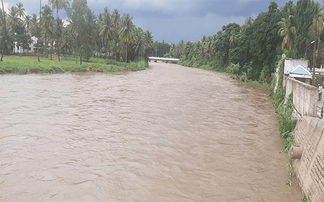 Ramanagara: Arkavathy river overflows after 52 years