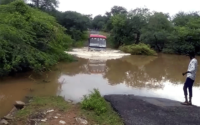 Flood scare in Chamarajanagar: Warning to stay alert