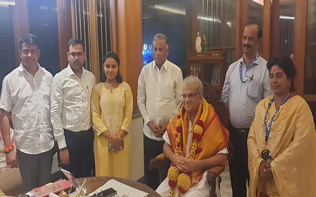 Minister V Somanna visit Dharmasthala with his family.