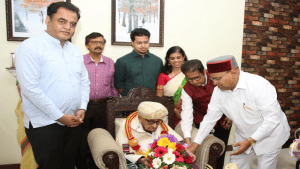 Karnataka governor Gehlot visited to the homes of freedom fighters in Bengaluru.
