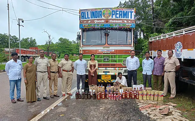 Karwar: Excise operations in case of illegal liquor smuggling