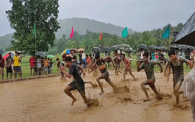 Karwar: The mud field sports meet that attracted attention at Devalamakki
