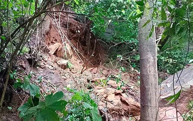 Karwar: Landslide on Dhobighat road