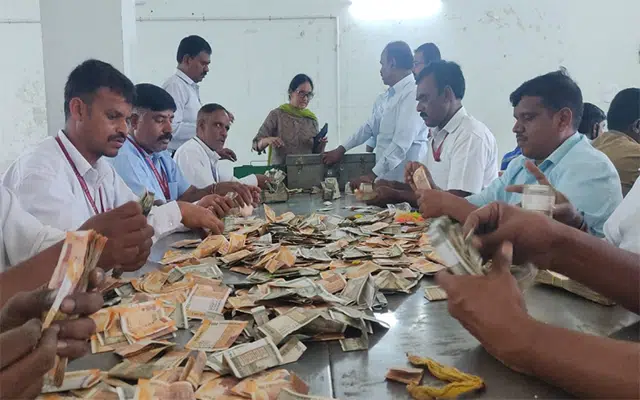 Chamarajanagar: Hundi money counted at Male Mahadeshwara Hill