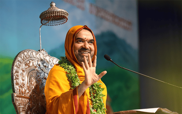 Gokarna: A man can become mahatma with equanimity: Raghaveswara Sri