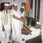 Former Union minister B Ramanath Rai visits Janardhana Poojary's house