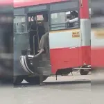 Conductor kicks drunkard in the chest with his foot and kicks him out of bus