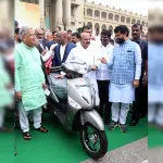 Bengaluru: Electric two-wheelers to be distributed to safai karamcharis