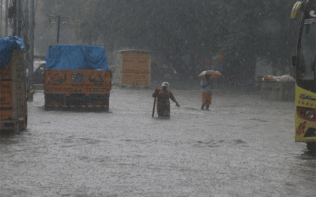 Bengaluru: Heavy to very heavy rainfall is likely to occur in several districts of the state for the next four days.