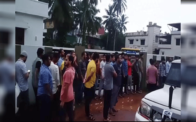 SDPI protests against NIA raid in Kaikambam in Praveen murder case
