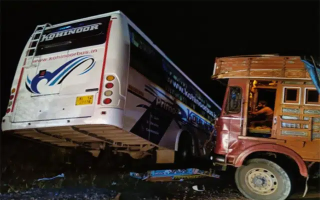 Kasargod: Accident between bus and lorry