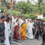 Bengaluru: Sonia Gandhi participates in Bharat Jodo Yatra at Pandavapura