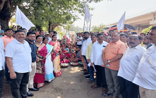 Karwar: As part of World Fisheries Day celebrations, a massive procession was held in the city.