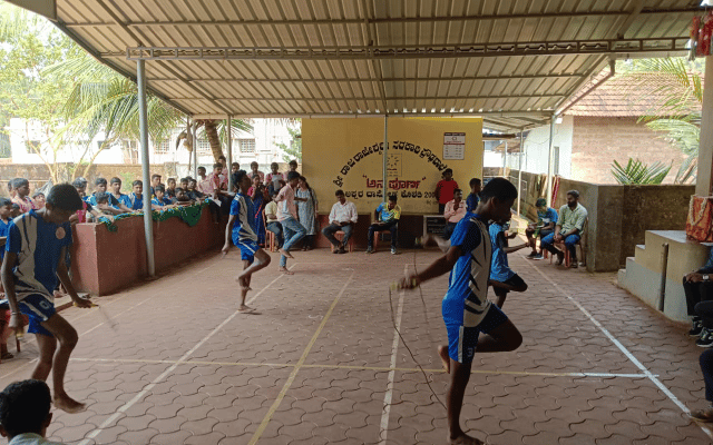 For the first time, a district-level jump rope competition was held