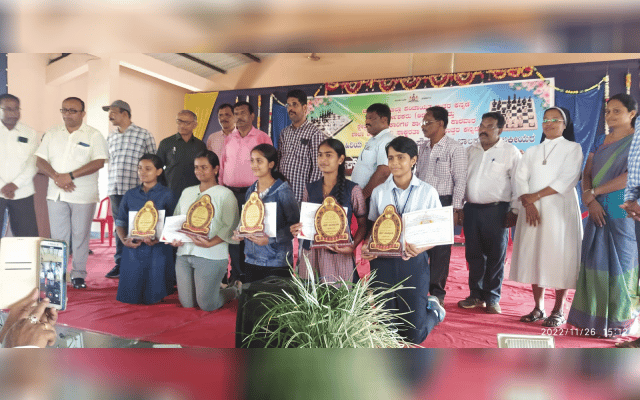 The valedictory function of the state-level chess tournament