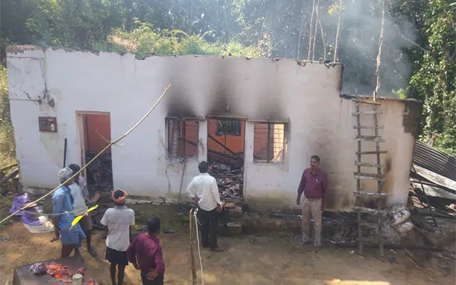 karkala-fire-breaks-out-at-house-in-kanthavara-loss-of-lakhs-of-rupees-loss