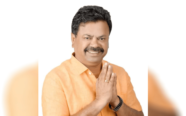 Renukacharya's supporters protest against BL Santhosh