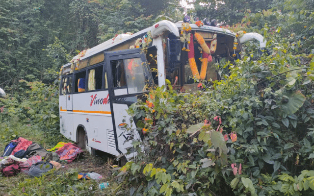Minibus accident, several injured