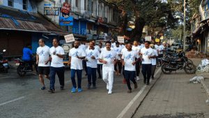 Cops run and create awareness to prevent crime