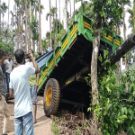 Belthangady: One killed after tractor overturns