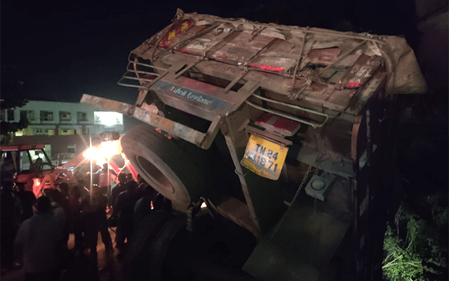 Ullal: Cement truck falls into jappinamogaru highway gorge