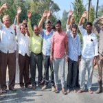 Belur: Villagers protest against asphalt that was uprooted within a month