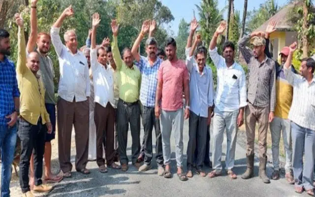 Belur: Villagers protest against asphalt that was uprooted within a month