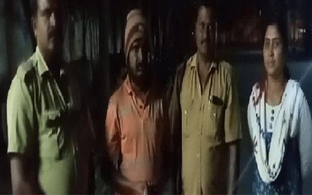 Channarayapatna: Bus conductor shows sincerity