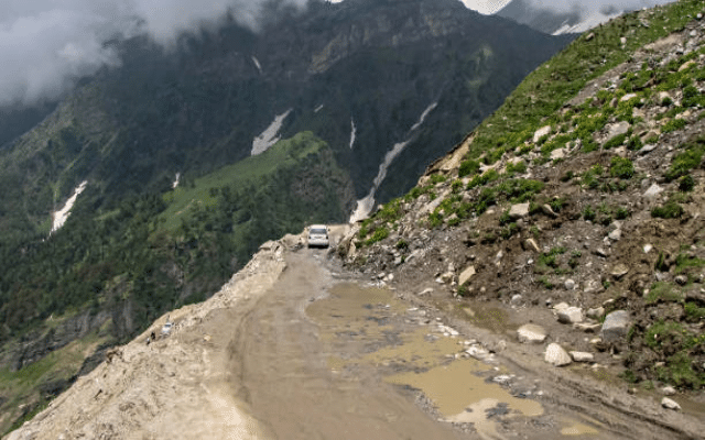 Jammu: One killed in stone-pelting on Srinagar highway