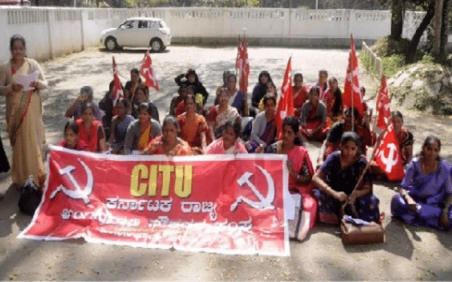 Anganwadi workers led by CITU stage protest demanding fulfilment of various demands