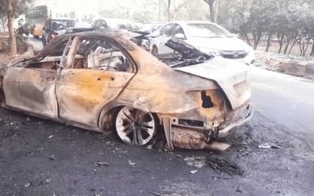 Man killed after his Merc crashes into tree, catches fire in Noida