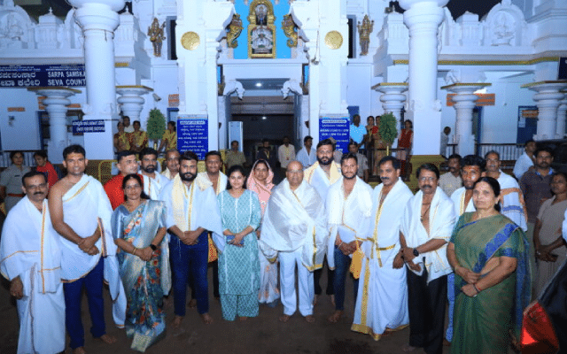 Governor Thaawar Chand Gehlot receives blessings of Lord Kukke Subramanya