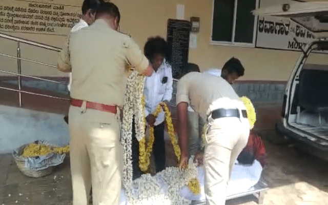 Relatives' helplessness, police cremate dead girl by social workers