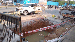 Udupi: Potholes on Kavi Muddana Marg, traffic disrupted
