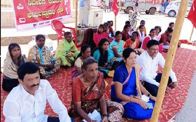 Chikkamagaluru: Protest continues, demands to provide sites to refugees