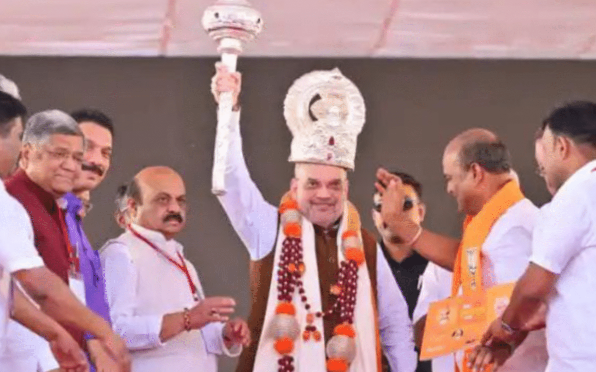 Bjp MLA Sharanu Salgar presents 5 kg silver crown, mace to Amit Shah