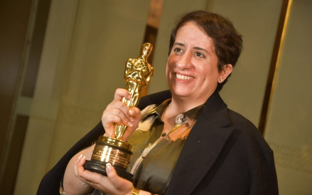 Oscars: Monga reaches Mumbai